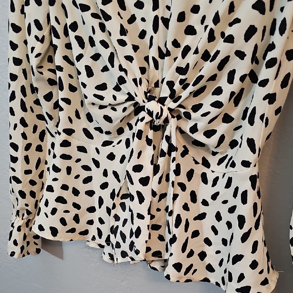 She + Sky Cream and Black Patterned Long Sleeve Blouse, Womens Small - Picture 7 of 10